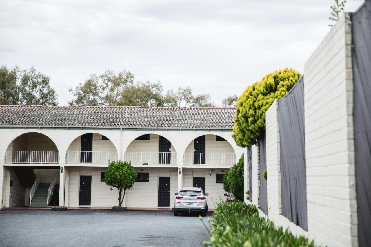 Harriet House Tumut Motel Ngoại thất bức ảnh