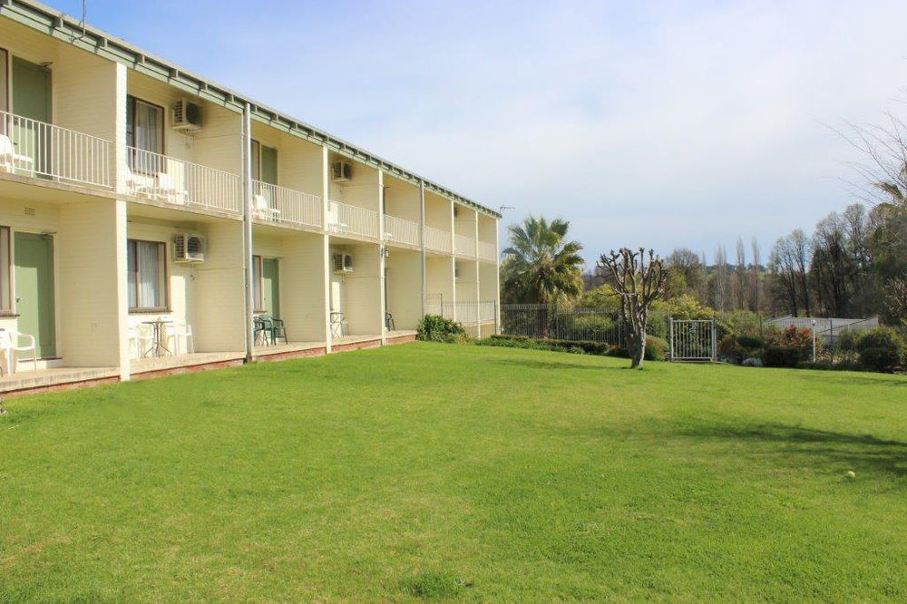 Harriet House Tumut Motel Ngoại thất bức ảnh