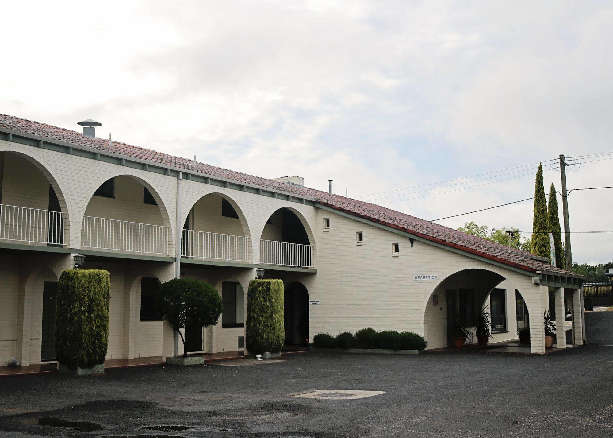 Harriet House Tumut Motel Ngoại thất bức ảnh
