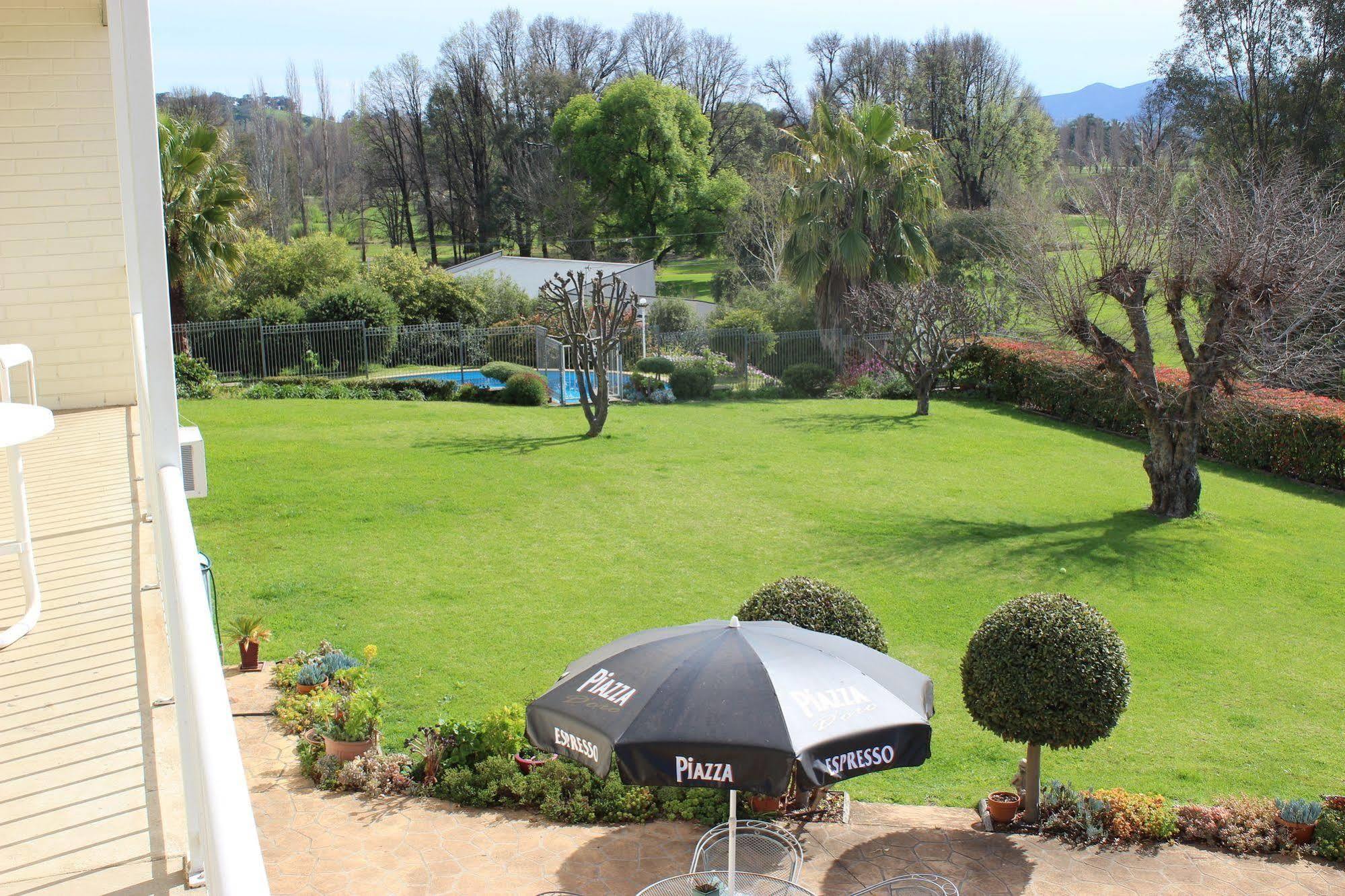 Harriet House Tumut Motel Ngoại thất bức ảnh